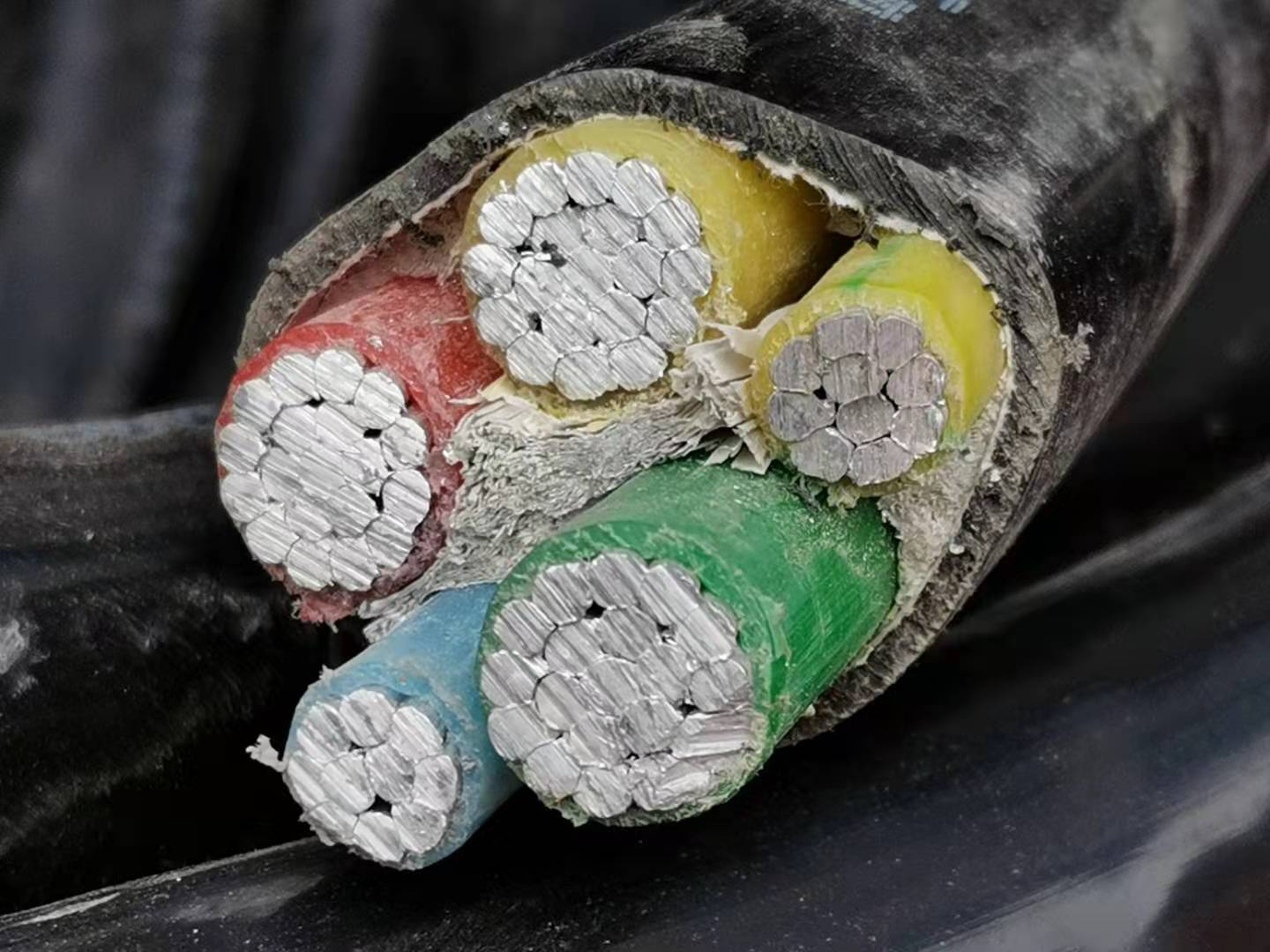 YJLV3x95+2x50鋁芯電纜