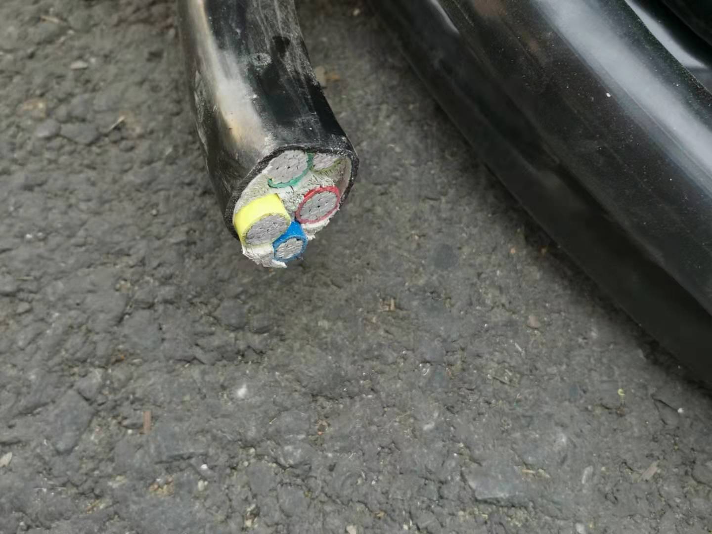 廠家批發3X70+2X35平方鋁電纜